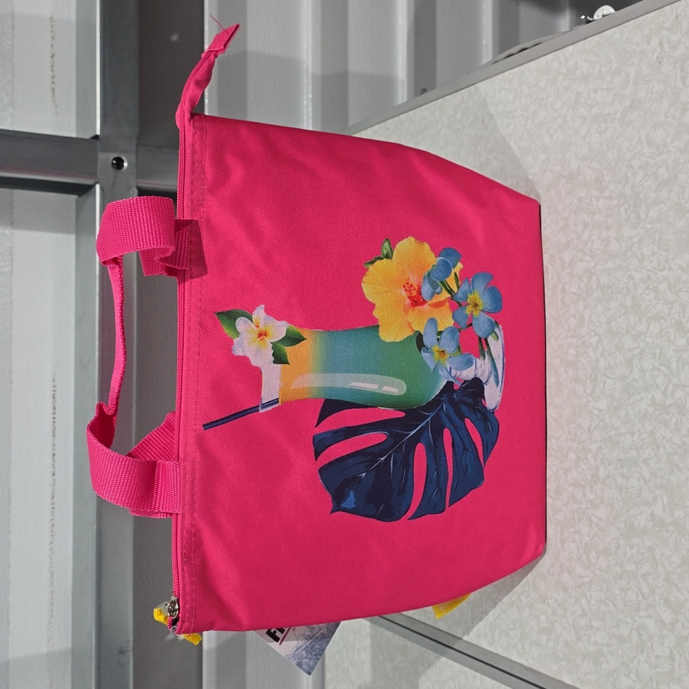 Graphic Lunch Tote‎ Fully Insulated  Pink  with Drink and Flowers